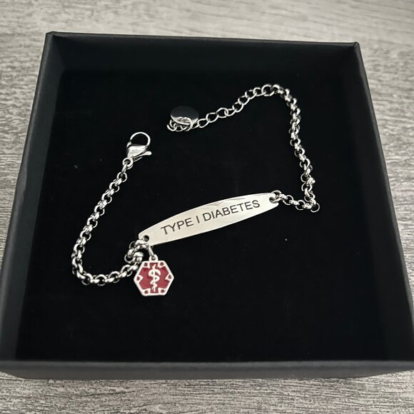 New! Diabetes Type 1 Simple Chain With Charm Medical ID Stainless Steel Bracelet - Picture 2 of 4